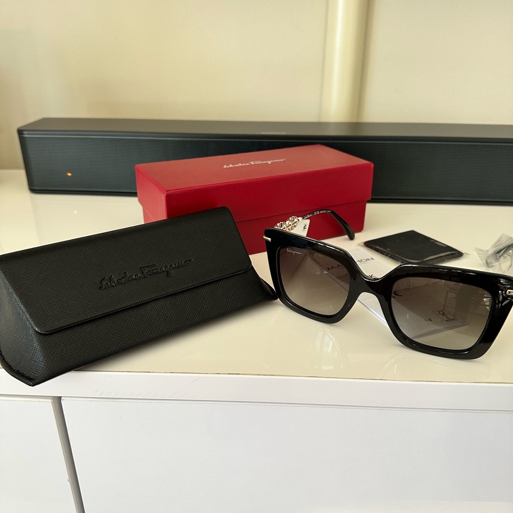 SALVATORE FERRAGAMO Gancini 51MM Rectangle Sunglasses - Picture 2 of 15